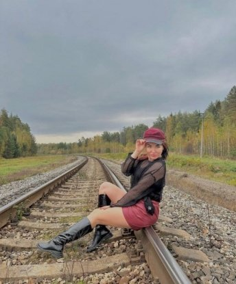 Я креативна и открыта для новых приключений. Встреча со мной – это настоящий уровень VIP-проведения времени, гармония и наслаждение, в которых ты заслуживаешь исключительно лучшее. 🌟
Я живу в Москве и знаю этот город как свои пять пальцев. Со мной ты сможешь окунуться в мир удовольствия и расслабления. Мои услуги – это не только незабываемый секс, но и общение, массаж и многое другое. У меня есть несколько отличных отзывов от моих постоянных клиентов. Фото со мной ты также можешь найти на моей странице. 😉
Не упусти возможность окунуться в мир наслаждения и страсти со мной. Я гарантирую, что наша встреча будет полна ярких эмоций и удовлетворения. Доверься мне, и я превратю твои фантазии в реальность! Елизавета